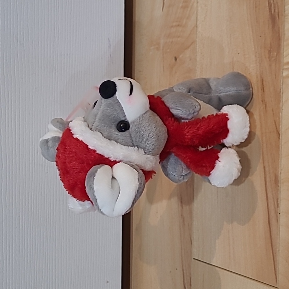 2001 Wishkers Sears Gray Mouse Plush with Red Hat - Picture 4 of 5